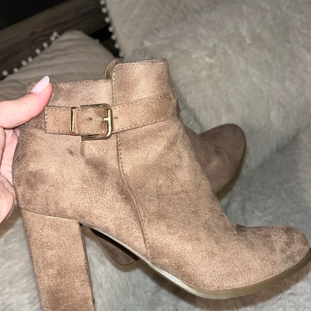 F21 heels